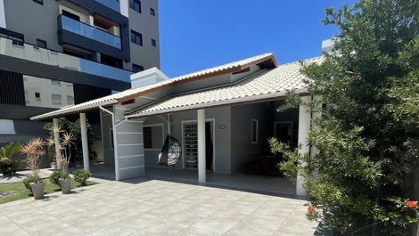 Casa para alquilar en Governador Celso Ramos - Praia de Palmas