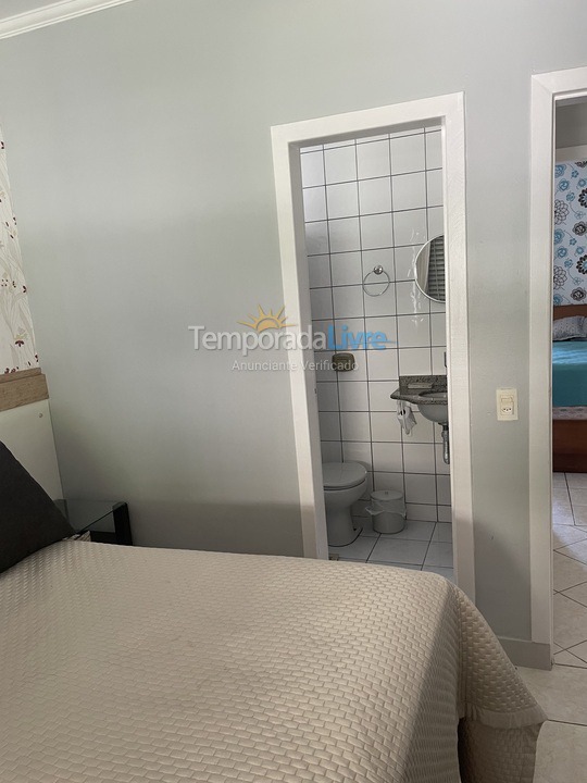 Casa para aluguel de temporada em Governador Celso Ramos (Praia de Palmas)