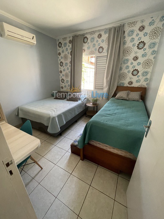 Casa para aluguel de temporada em Governador Celso Ramos (Praia de Palmas)