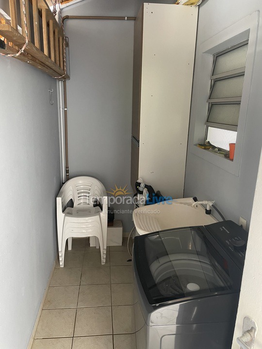 Casa para aluguel de temporada em Governador Celso Ramos (Praia de Palmas)