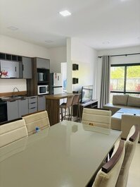 Térreo Confortável em Mariscal | 2 Quartos | Ar, Churrasqueira e...