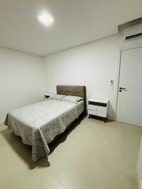 Térreo Confortável em Mariscal | 2 Quartos | Ar, Churrasqueira e...