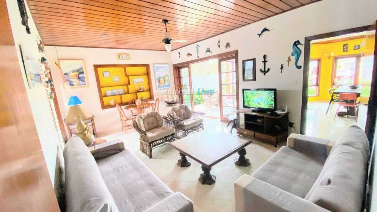 House for vacation rental in Ubatuba (Praia do Lázaro)