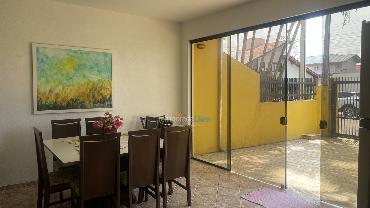 House for vacation rental in Balneário Piçarras (Piçarras)
