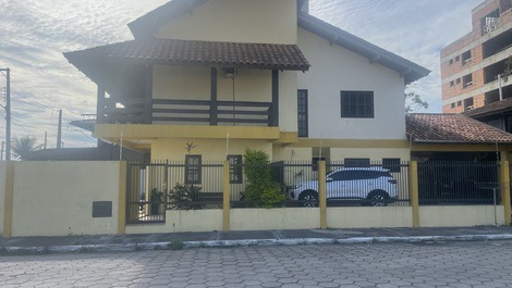 Ótima casa para Veranear! Feriados e Excursões para Beto Carreiro!