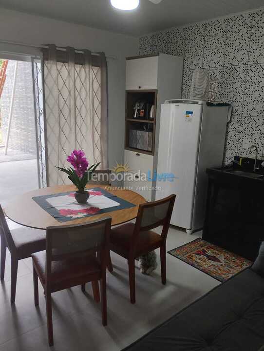 Apartamento para aluguel de temporada em Bombinhas (Praia de Zimbros)