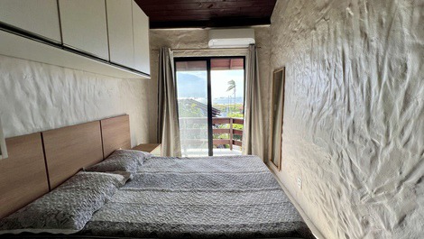 Beachfront property in Florianópolis, Ponta das Canas, with pool, sleeps 6.