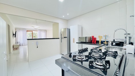 Pitangueiras - Região Nobre, Ar Condicionado e Lazer