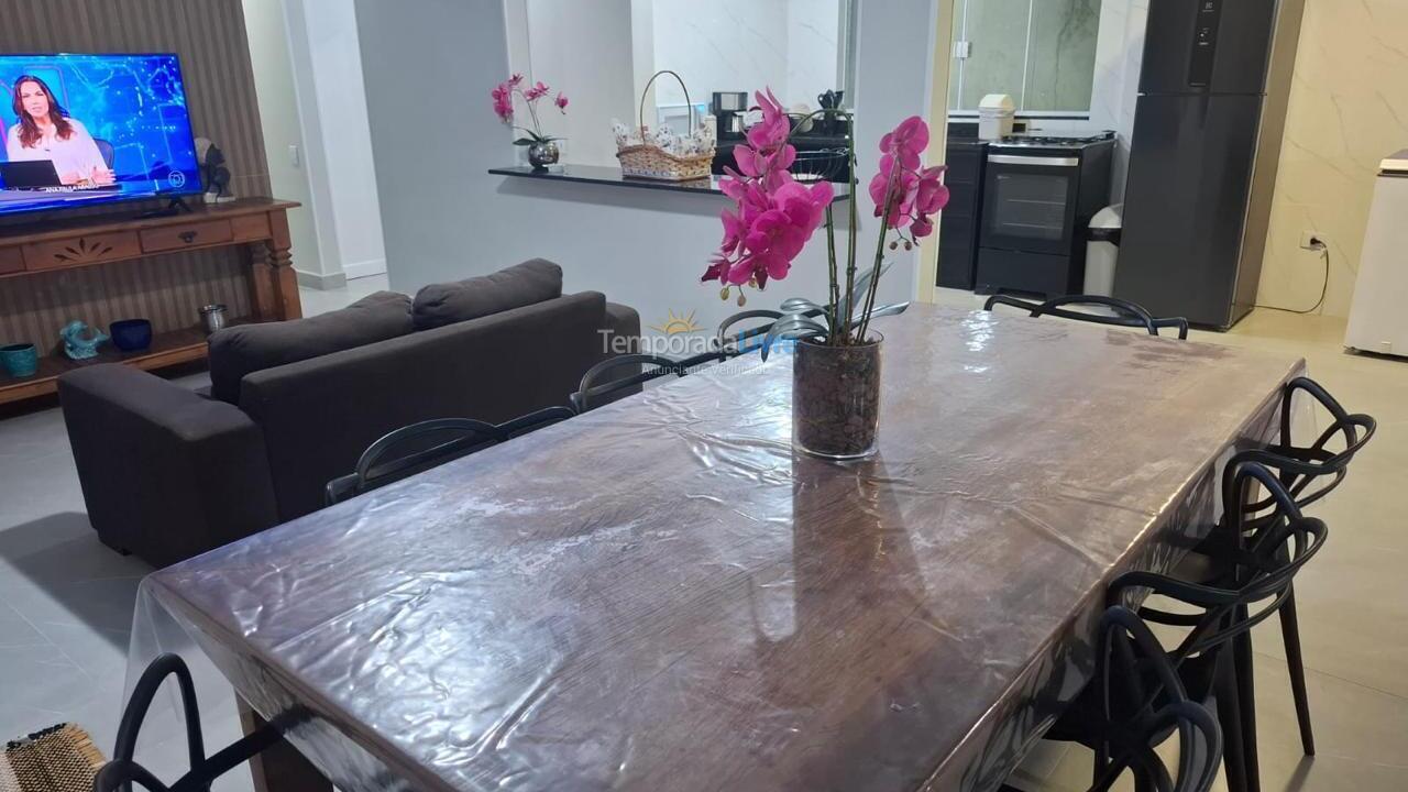 Casa para aluguel de temporada em Guarujá (Balneareo Guarujá)