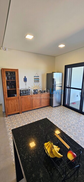 Casa para alquiler de vacaciones em Paranapanema (Riviera de Santa Cristina Xiii)