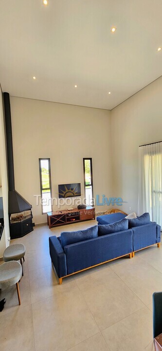 Casa para alquiler de vacaciones em Paranapanema (Riviera de Santa Cristina Xiii)