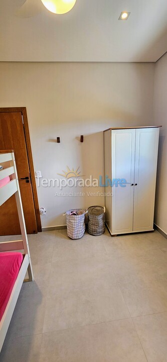 Casa para alquiler de vacaciones em Paranapanema (Riviera de Santa Cristina Xiii)