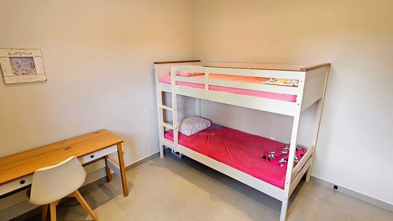 Casa para alquiler de vacaciones em Paranapanema (Riviera de Santa Cristina Xiii)