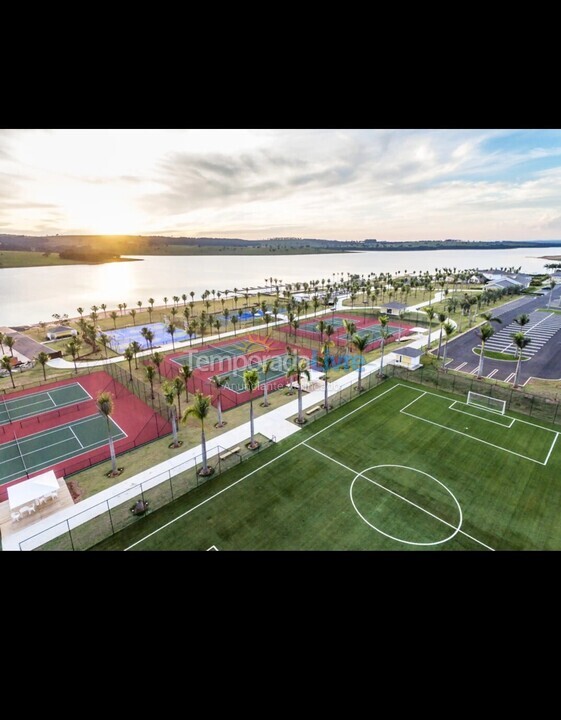 Casa para alquiler de vacaciones em Paranapanema (Riviera de Santa Cristina Xiii)