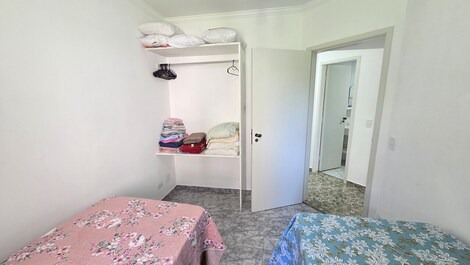 Pit 2 bedrooms, 50 m from the beach, 2 spaces for 8 people, top location, Wi-Fi, air conditioning.
