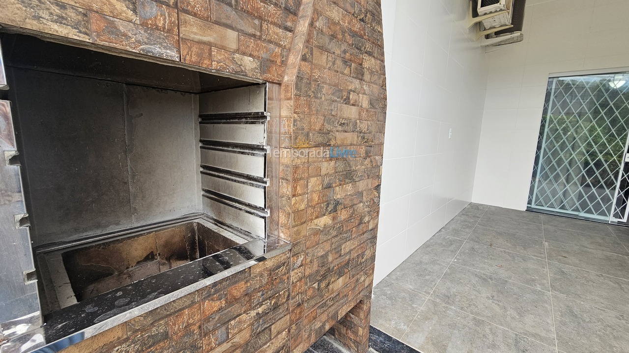 Apartamento para aluguel de temporada em Bombinhas (Praia de Zimbros)