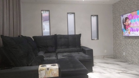 House in a gated community, with private pool and barbecue area.