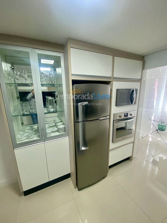 Apartamento para aluguel de temporada em Itapema (Centro)