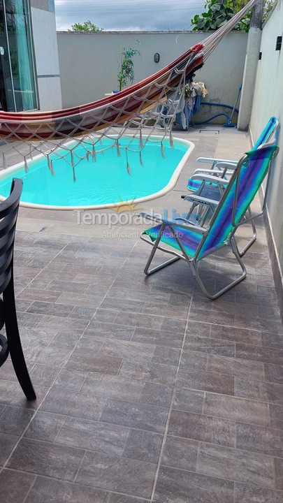 Casa para aluguel de temporada em Imbituba (Praia do Rosa)