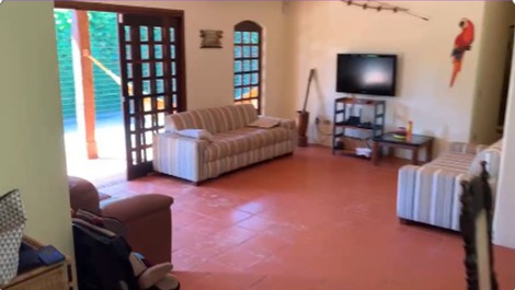 Yellow house with balcony for 12 people, 150 meters from the beach.