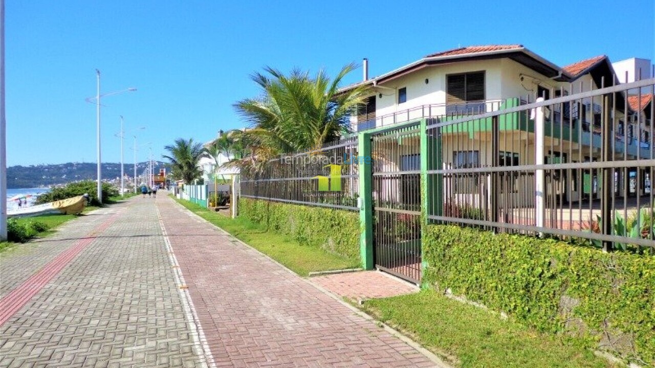 Apartment for vacation rental in Bombinhas (Praia de Bombas)