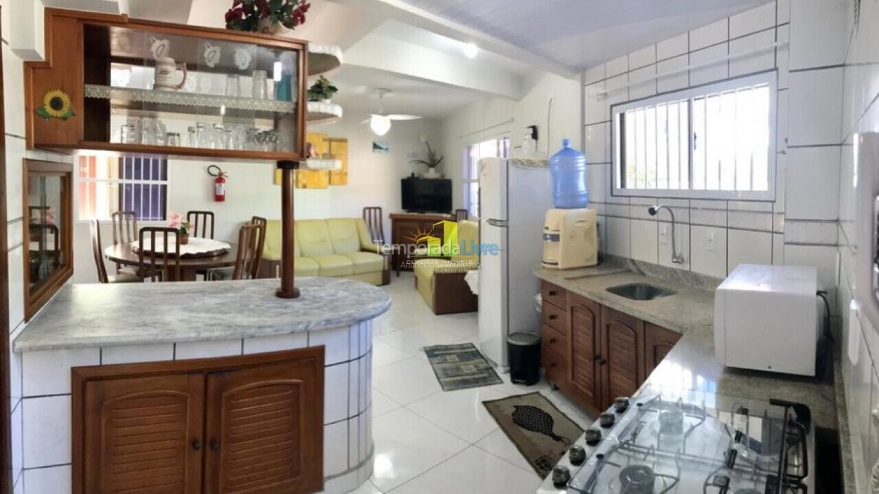 Apartment for vacation rental in Bombinhas (Praia de Bombas)