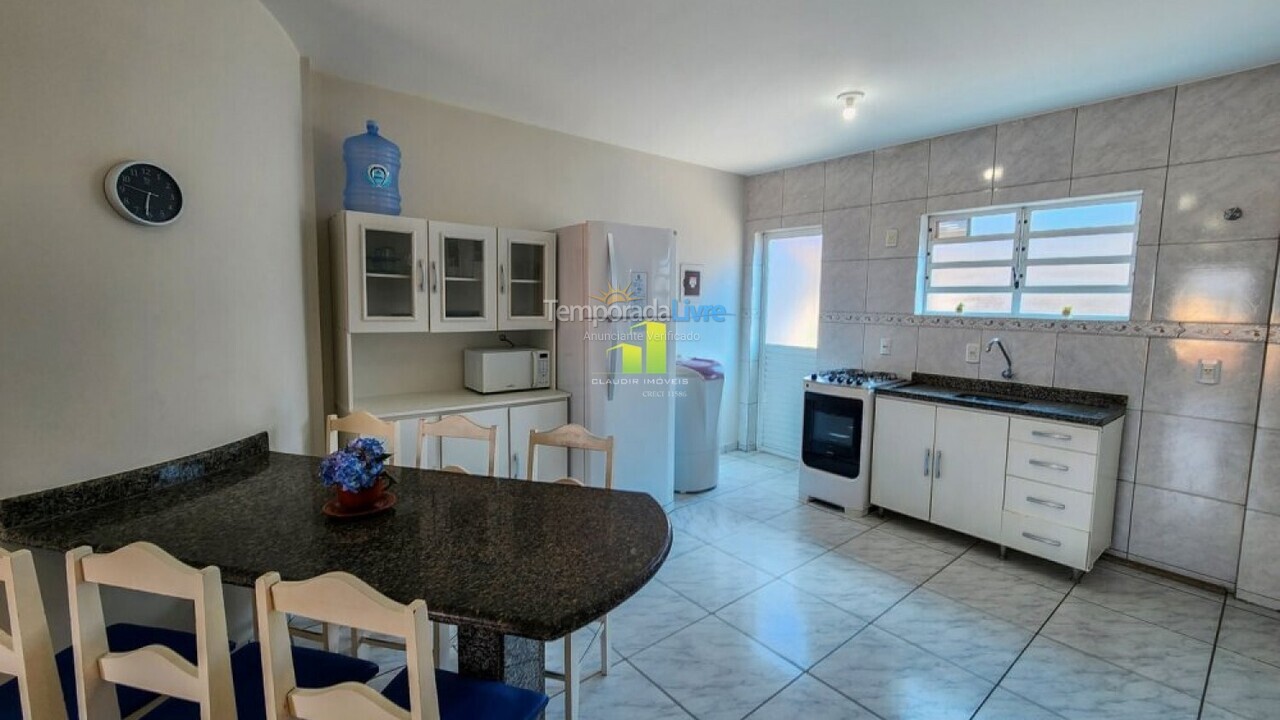 Apartment for vacation rental in Bombinhas (Praia de Bombas)