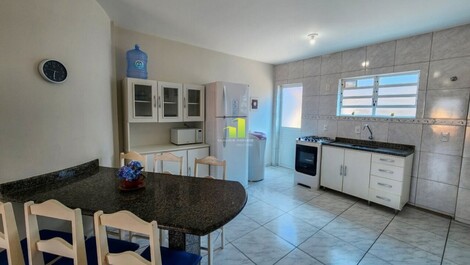 - APARTMENT 04. *1 Suite with double bed and air conditioning...