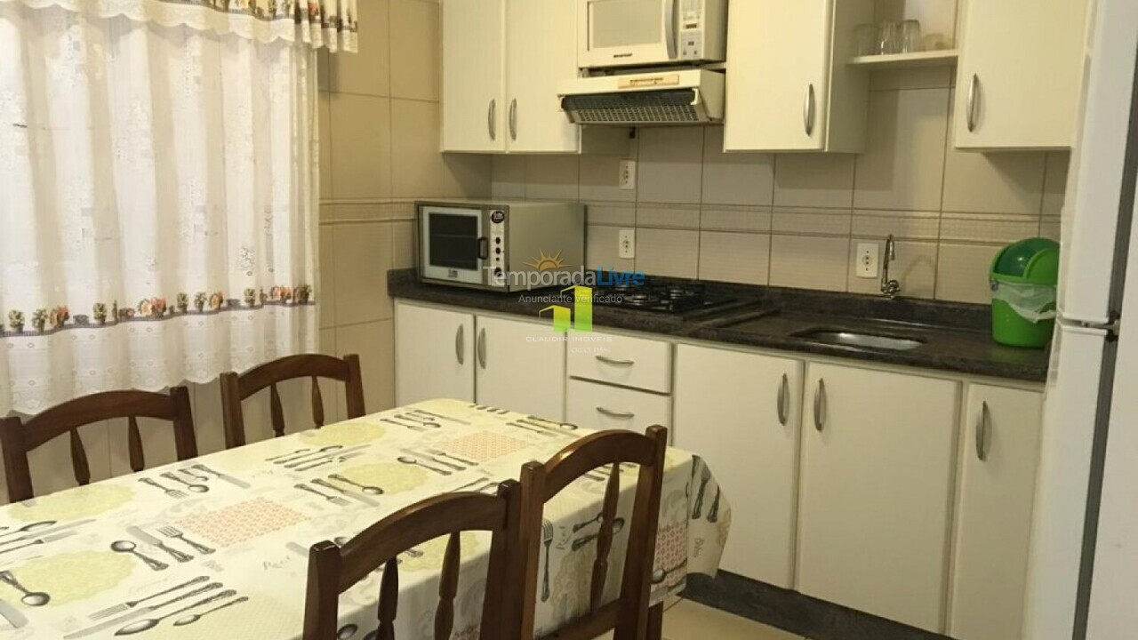 Apartamento para alquiler de vacaciones em Bombinhas (Praia de Bombas)