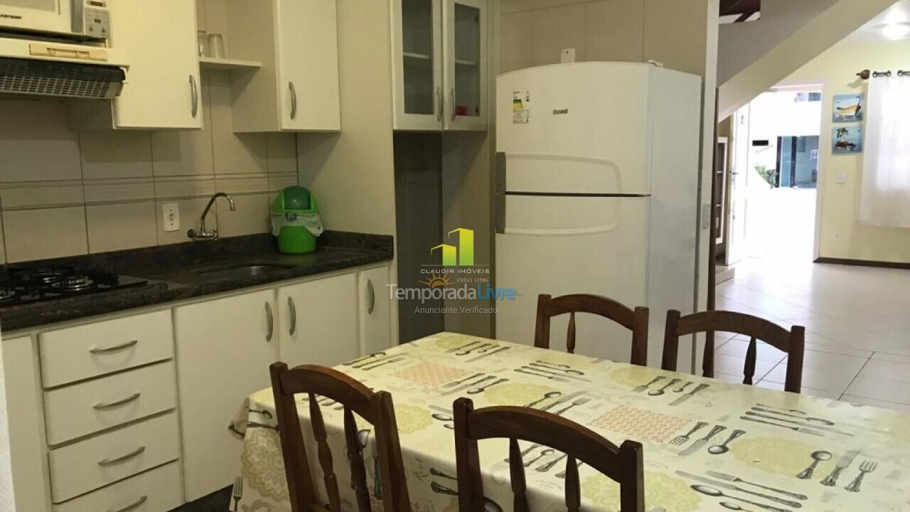 Apartamento para alquiler de vacaciones em Bombinhas (Praia de Bombas)