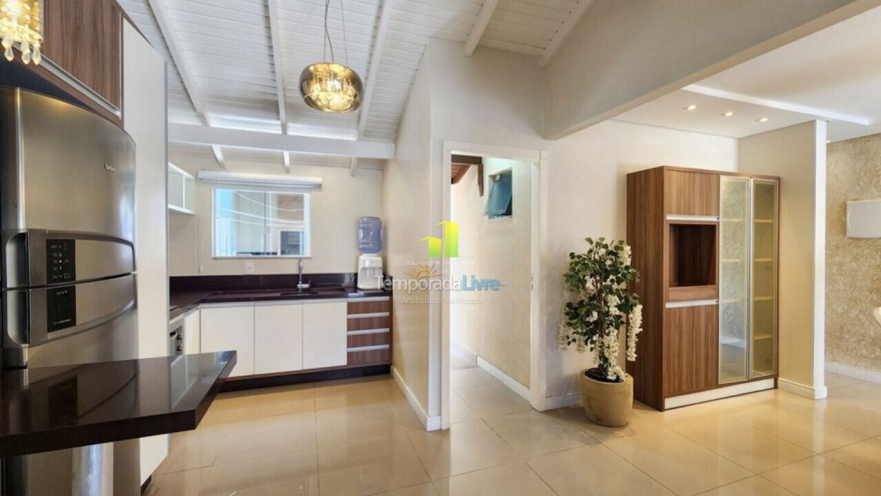 Casa para alquiler de vacaciones em Bombinhas (Praia de Bombas)