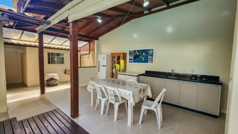 Hermosa casa de 3 habitaciones en Bombas - Bombinhas - SC....