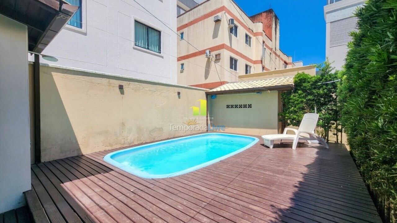 Casa para alquiler de vacaciones em Bombinhas (Praia de Bombas)