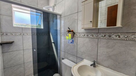 - APARTAMENTO 05. *1 Suite con cama de matrimonio y aire acondicionado...