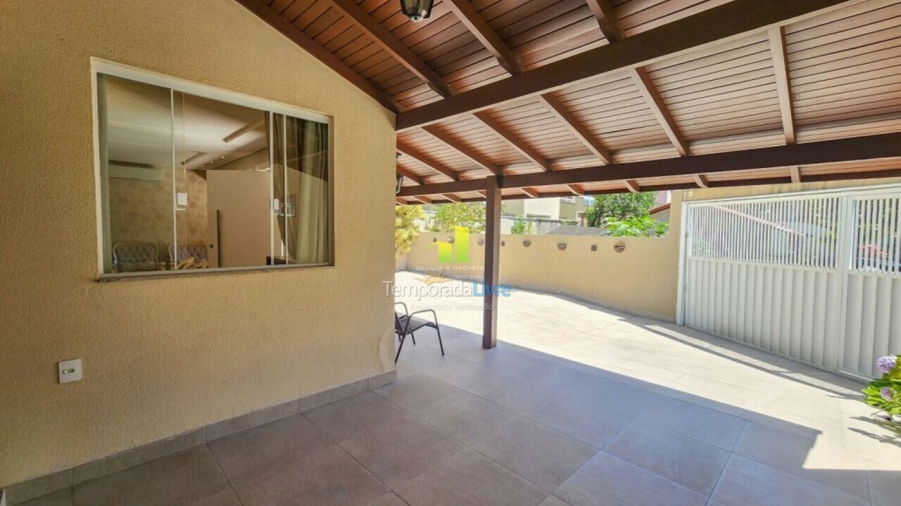 Casa para alquiler de vacaciones em Bombinhas (Praia de Bombas)