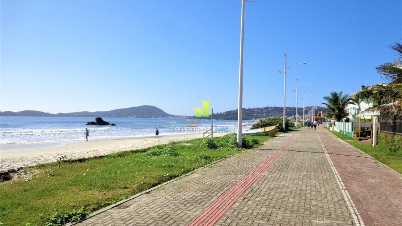 Apartment for vacation rental in Bombinhas (Praia de Bombas)