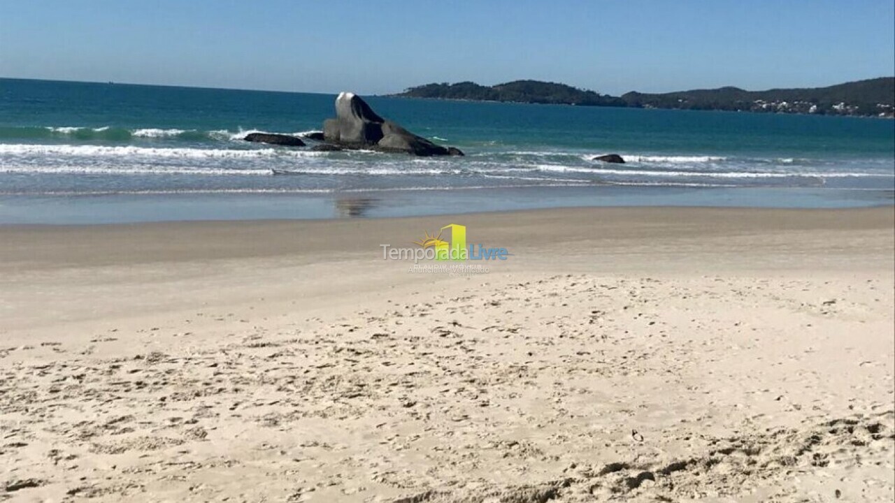 Apartment for vacation rental in Bombinhas (Praia de Bombas)