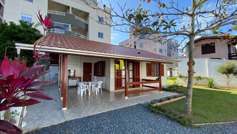 House for rent in Bombinhas - Praia de Bombas