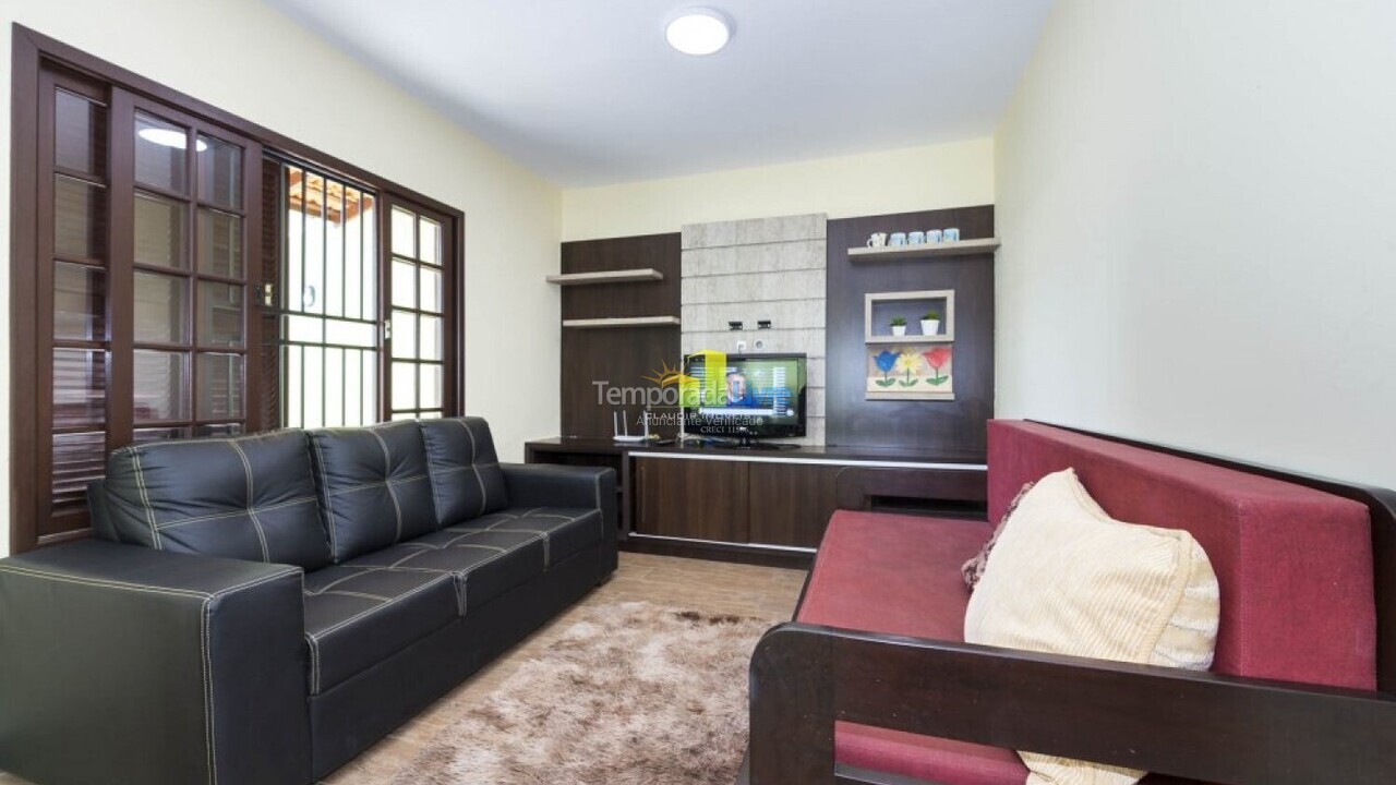 Casa para alquiler de vacaciones em Bombinhas (Praia de Bombas)