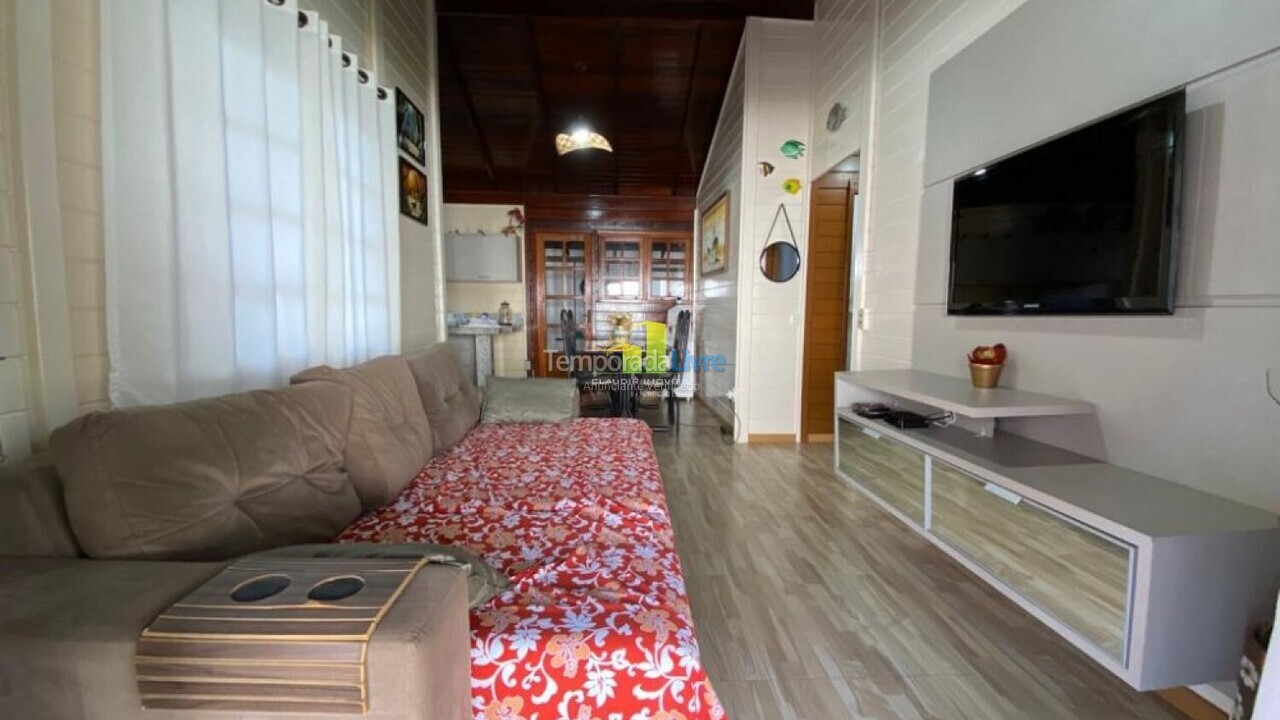 Casa para aluguel de temporada em Bombinhas (Praia de Bombas)