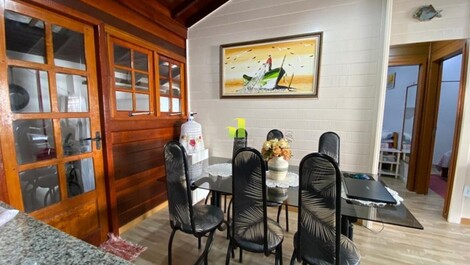 Está linda casa é a certeza de férias perfeita para você e sua...