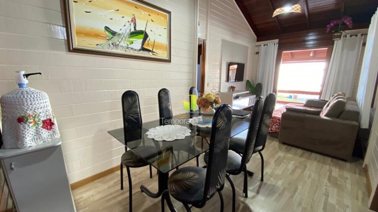 Casa para aluguel de temporada em Bombinhas (Praia de Bombas)