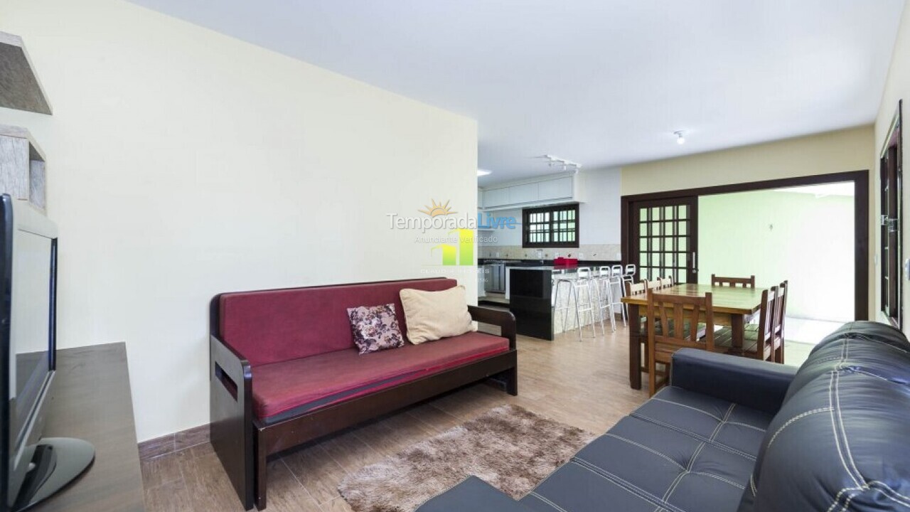 Casa para alquiler de vacaciones em Bombinhas (Praia de Bombas)