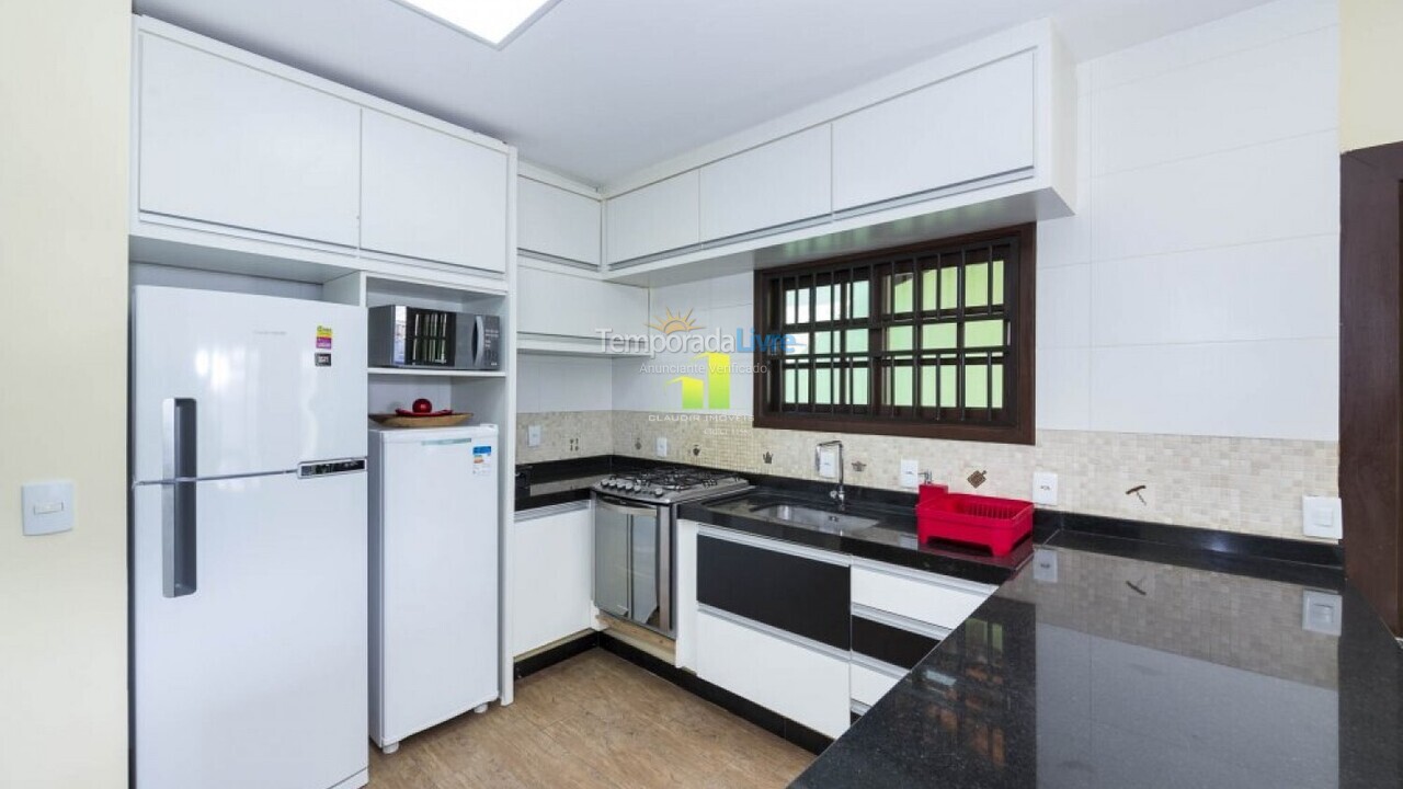 Casa para alquiler de vacaciones em Bombinhas (Praia de Bombas)