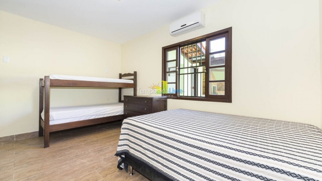 Casa para alquiler de vacaciones em Bombinhas (Praia de Bombas)