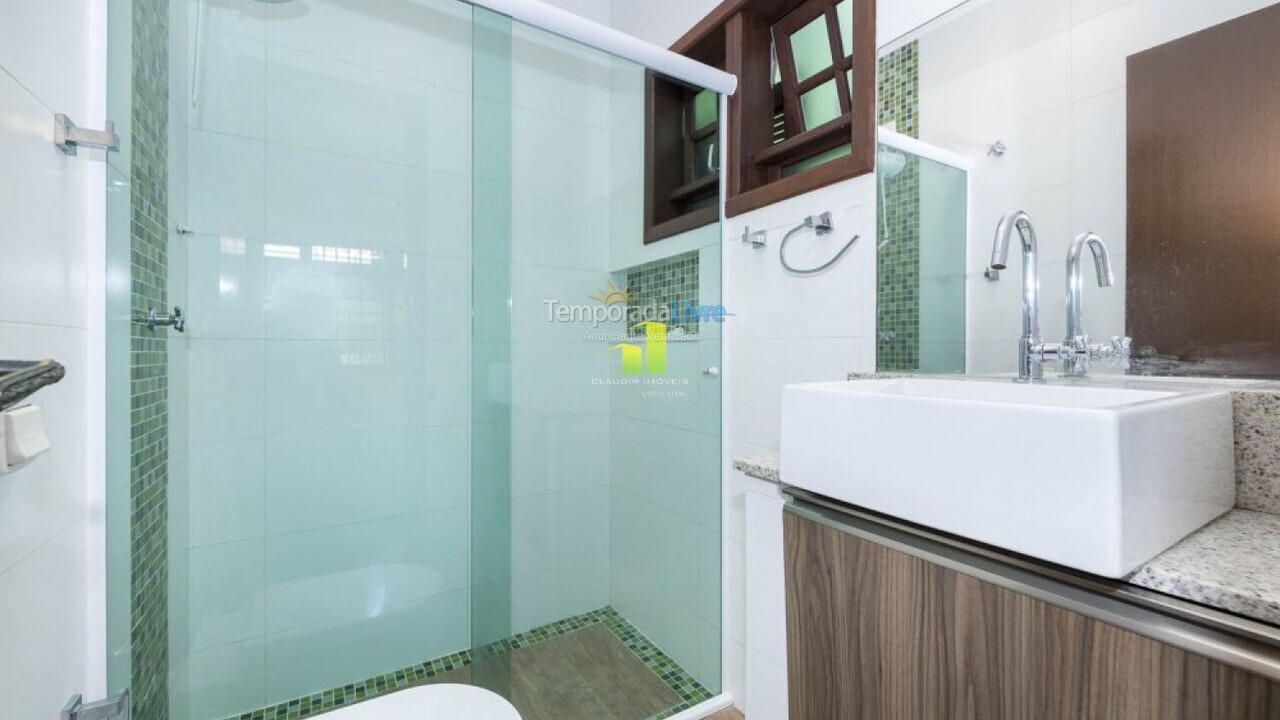 Casa para alquiler de vacaciones em Bombinhas (Praia de Bombas)