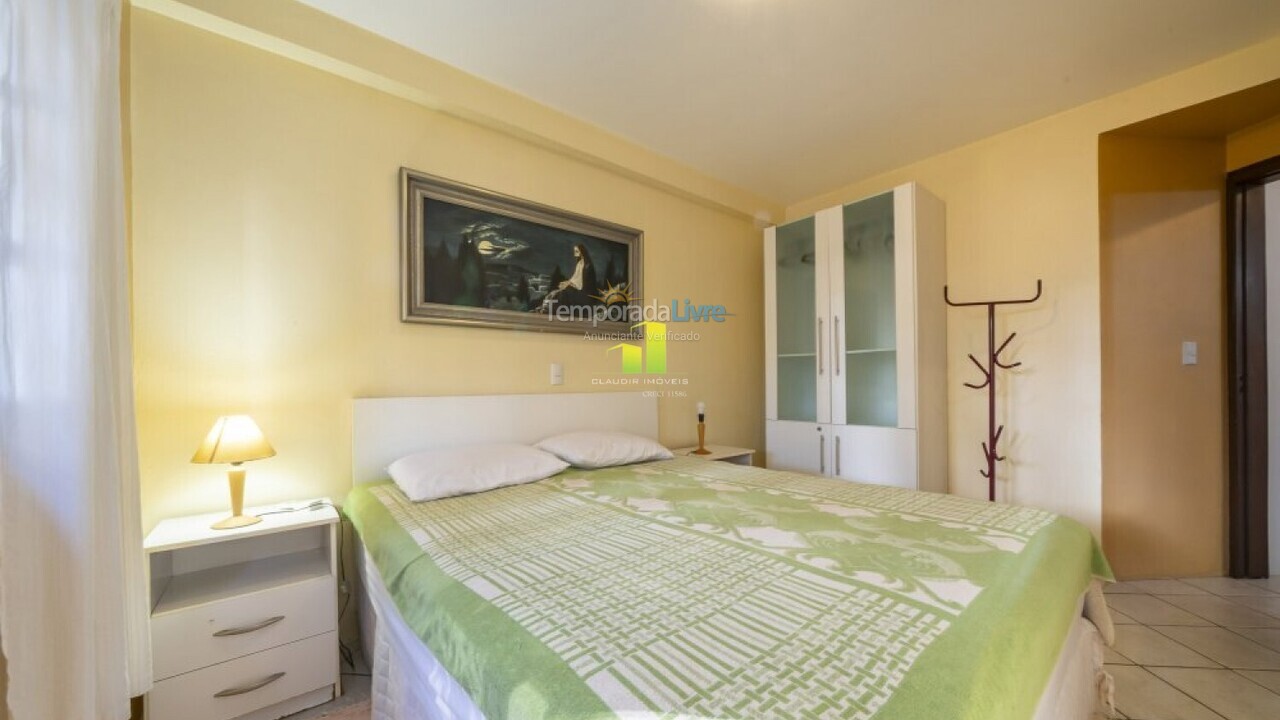 Casa para aluguel de temporada em Bombinhas (Praia de Bombas)