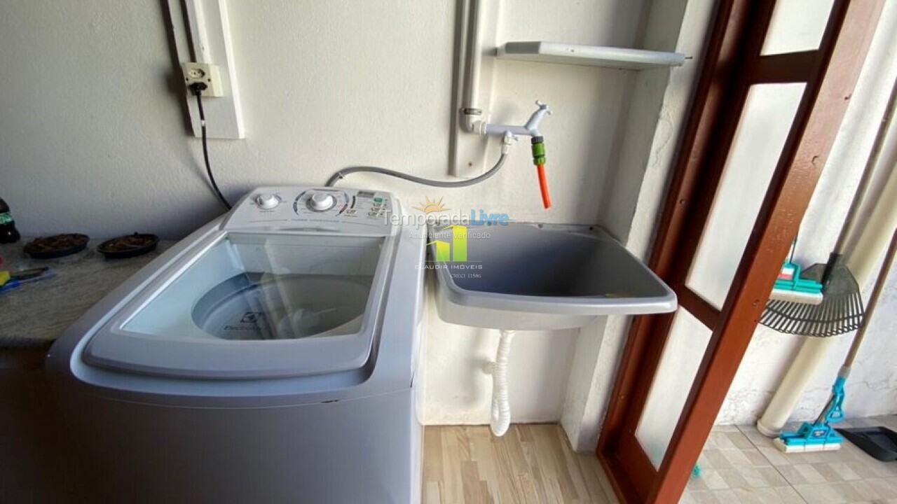 Casa para aluguel de temporada em Bombinhas (Praia de Bombas)