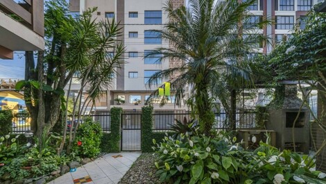 Casa de 4 dormitórios em ótima localização na Praia de Bombas-SC! O...