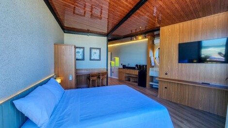 Viva unos días inolvidables en esta exclusiva propiedad frente al mar, diseñada...